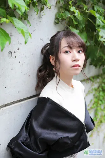 田边留依头像
